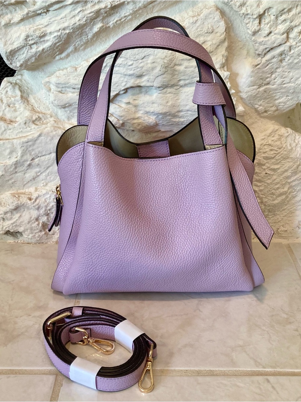 NWOT Amerai “Linea” tote/ convertible crossbody-full grain pebbled lilac leather